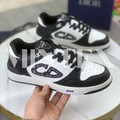 DI Sneakers