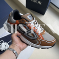DI Sneakers